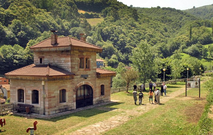 Aula del Ferrocarril de Loredo