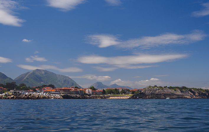 Llanes - Playa de Las Cámaras (Celoriu)