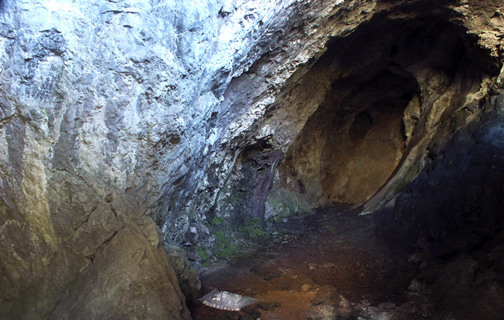 Cueva del Conde, interior