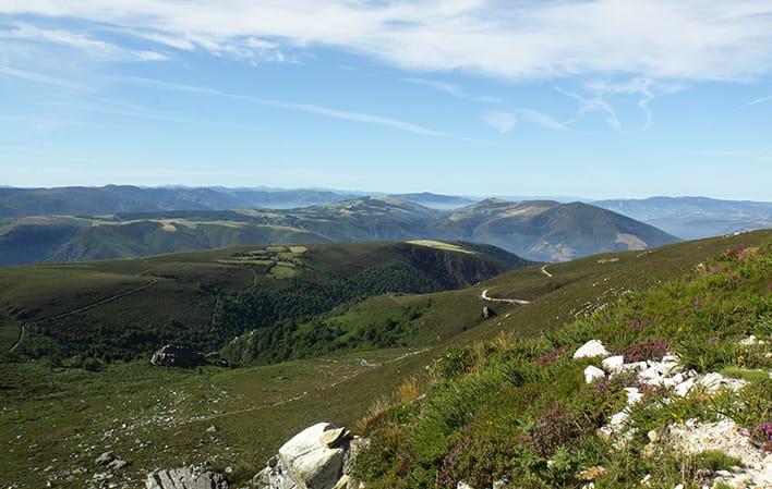 Ir a Imagen Ruta Arqueológica de la Sierra de Carondio