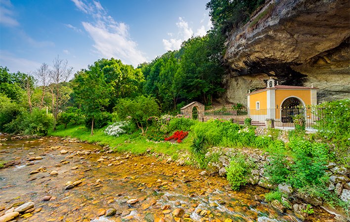Santuario Virgen de la Cueva en Infiesto