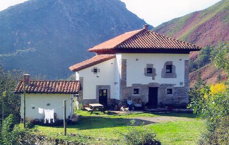 Casa de Aldea El Cantiellu exterior