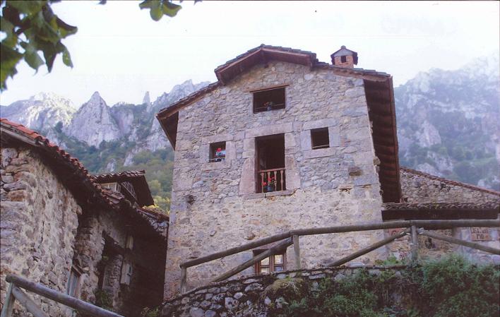 Ir a Imagen Casa Pío