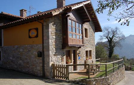 Casa Rural Peñanes 1 exterior
