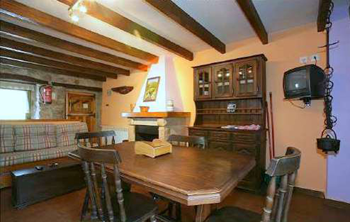 Apartamento rural Lorences comedor