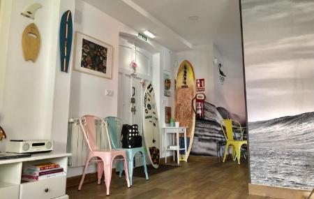 Albergue Cocos Surf House salón