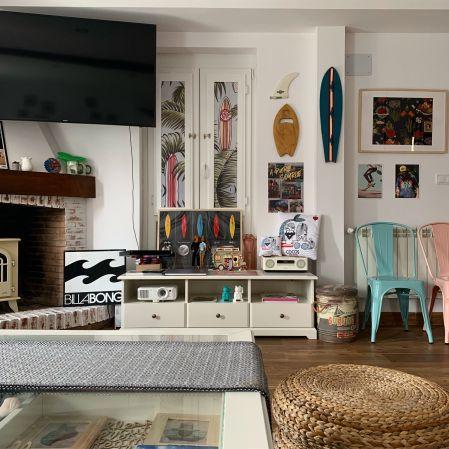 Albergue Cocos Surf House salón