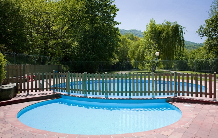 Camping Picos de Europa piscina