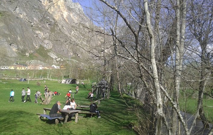 Camping Lagos de Somiedo barbacoa
