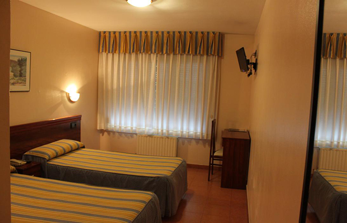 Hotel Valdés habitación