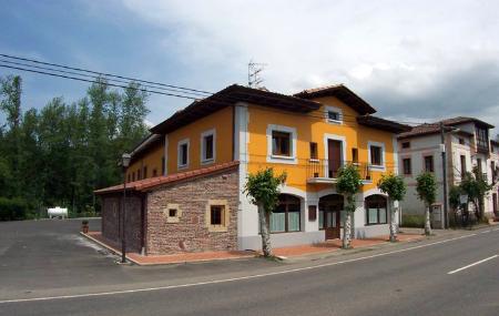 Hotel El Angliru exterior