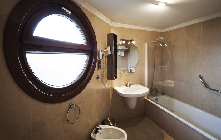 Hotel La Polar baño