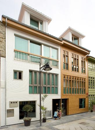 Hotel La Plaza II exterior