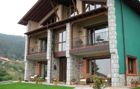 Hotel Playa de Vega exterior