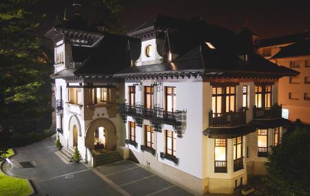Hotel Palacio Arias exterior