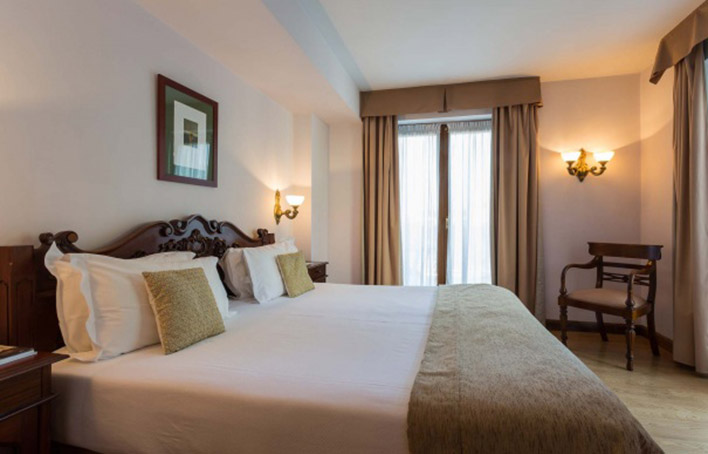 Hotel Ayre Alfonso II habitación