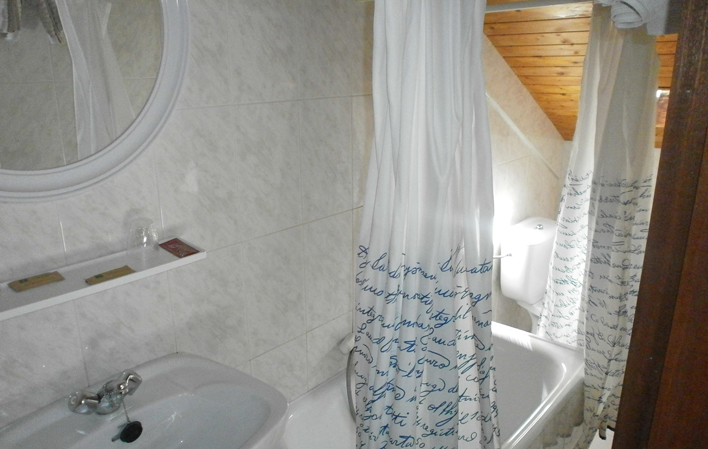 Pensión Casa Cesáreo baño