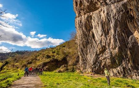 Escuela de escalada en la Senda del Oso