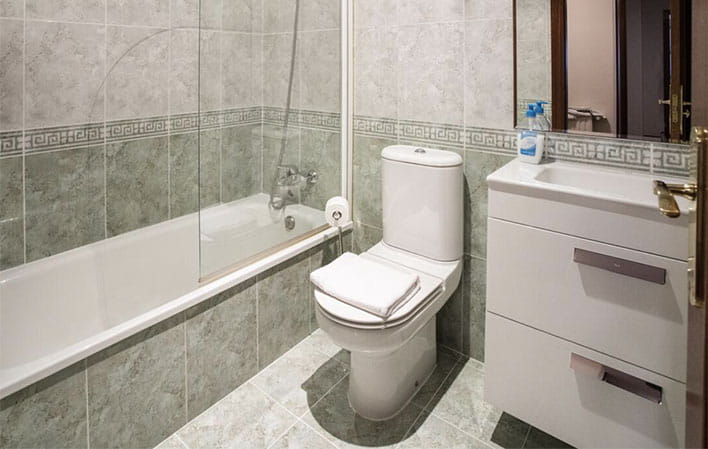 Llanes Deluxe Baño